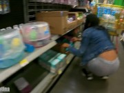 culona en supermercado en leggings transparentes bragas color rosa 11/16