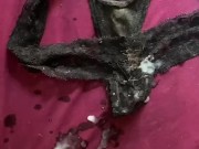 Je me branle dans la culotte de ma voisine avant qu’elle la remette