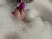 Too many toes | 11 toe slut, wet in bath tub!