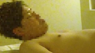 日本人むっちり30歳のペニスを攻められる動画