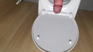 Jerking off at the mall