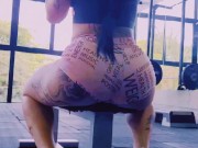 Fitness Garota treinando bunda grande brasileira tesão na academia pau grande - Sexdoll 520 8/16
