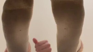 Message me if you worship feet and cock 