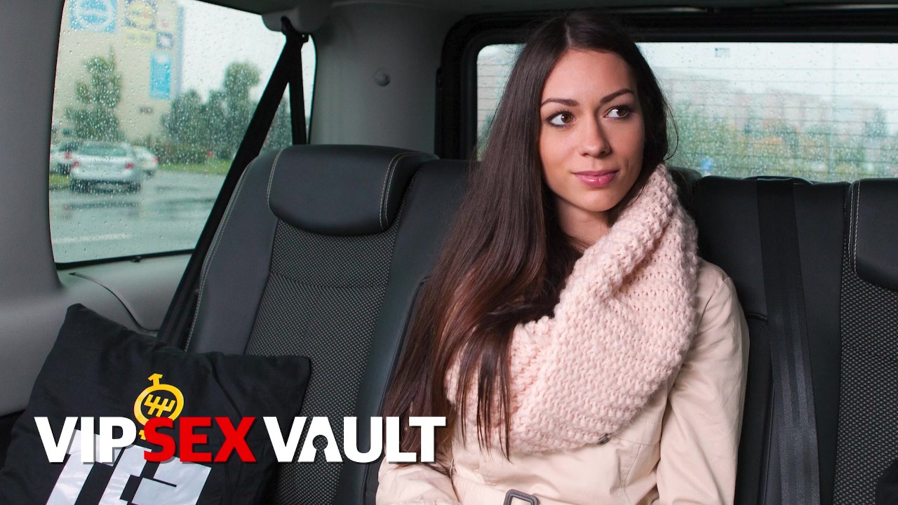 FUCKEDINTRAFFIC - Brunette Beauty Arwen Gold Squirts Hard In The Backseat -  VIPSEXVAULT