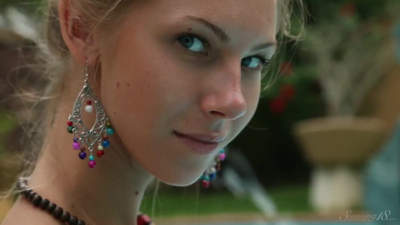 Sexy Blue Eyed Blonde Teen Naked Poolside - Free Sex Video - RedTube