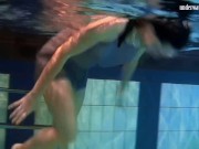 Watch how beautiful they are naked in the swimming pool 11/16