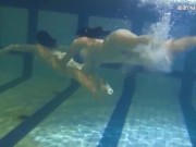 Watch how beautiful they are naked in the swimming pool 16/16