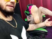 Lui non si vede in viso e lei ha il passamontagna 8/16