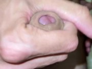 Punheta com pau de 18cm,  se masturbando 4/16