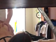 Рыжая школьница жестко сосет и скачет на члене 8/16