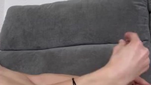 Jeune mec ce masturbe 
