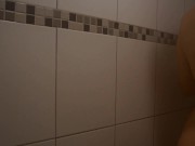 Slow Motion Schaumspiele unter der Dusche 2/16