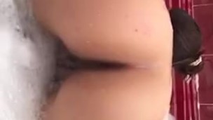 RICA CULONA EN JACUZZI (MIREN ESA VAGINA)