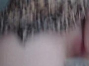 Branquinha magrinha se masturbando e ficando toda gozada 4/16