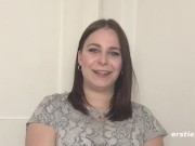 Emma aus Bremen ist sehr sexuell angehaucht 2/16