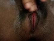 Exibindo a minha bucete e me masturbando - JPutinha 1/16