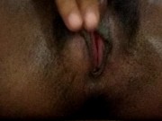Exibindo a minha bucete e me masturbando - JPutinha 3/16