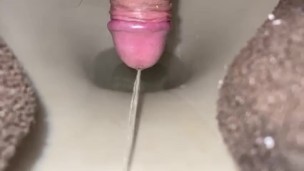 【大量】色白日本人の湯気が出るおしっこ