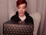 A Mediocre Unboxing 16/16