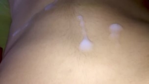 Petite branlette matinale bien juteuse !