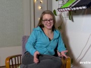 Holly aus Deutschland nimmt sich einen Vibrator zur Unterstützung 2/16