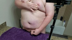 Smooth Chub Jacking Off After Shower