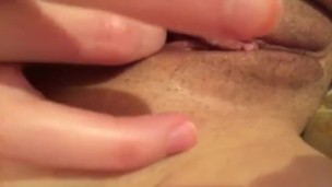 wet pussy sound | masturbation of a very wet pussy