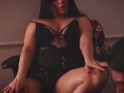 Me contrato para cogerme a su esposo en frente de ella!  Kylei Ellish  William Vegas 8/16