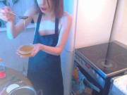 Горячая сучка готовит терияки и седлает член на кухне - Screenshot 3 of 16 - Kitchen