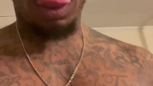 Every where I walked, females kept staring🤔