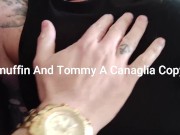 Ladymuffin And Tommy A Canaglia Svapano sul divano di pelle... 6/16