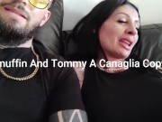 Ladymuffin And Tommy A Canaglia Svapano sul divano di pelle... 8/16