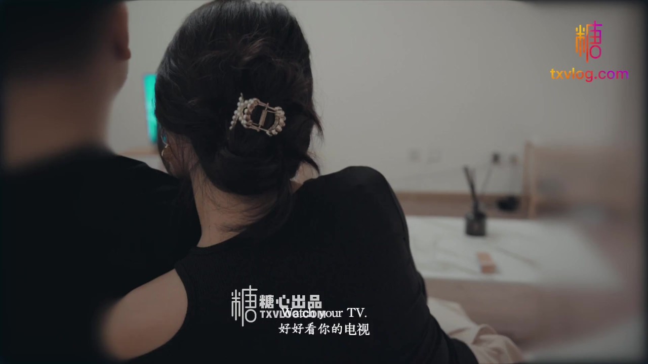 中英字幕趁姐姐不在家勾引姐夫 - RedTube