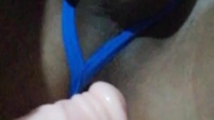 Solito en casa me pongo a jugar con mi vibrador