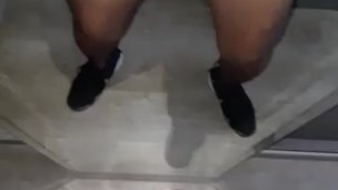 Me quedé solo en casa y bañé el espejo en leche 🍆✊💦