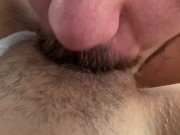 Mi mejor amigo me lame el coño en el coche de cerca al salir de la universidad 14/16