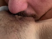 Mi mejor amigo me lame el coño en el coche de cerca al salir de la universidad 8/16