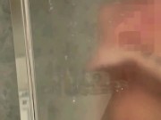 Mon jeune me surprend sous la douche puis m'arrose de son jus - Holiday 2 EP 2/6 5/16