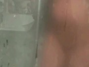 Mon jeune me surprend sous la douche puis m'arrose de son jus - Holiday 2 EP 2/6 7/16