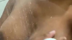 Busty takes a bubble bath