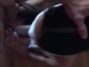 morena estando vendada me chupa la pija y se atraganta! 15/16