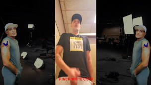 Justa9er Jacking Huge White Cock in Public Restroom