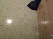 Beso de buenas noches con final inesperado