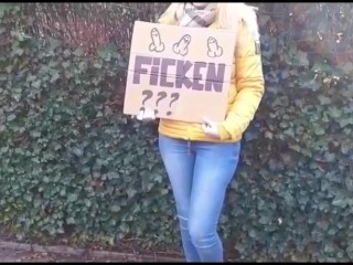 Studentin fragt einen Fremden ob er sie Ficken will