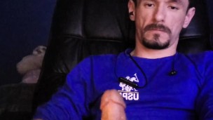 solo male cumshot - Latino wanker jerks out a load of jizz!