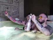 Idromassaggio e sushi con la moglie buttana 2/16