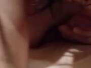 Latina paga apuesta mamando verga blowjob