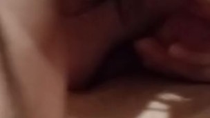 Latina paga apuesta mamando verga blowjob