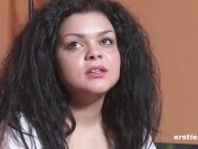 Leidenschaftliche Deutsch-Brasilianerin befriedigt sich vor Kamera 4/16