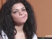 Leidenschaftliche Deutsch-Brasilianerin befriedigt sich vor Kamera 6/16